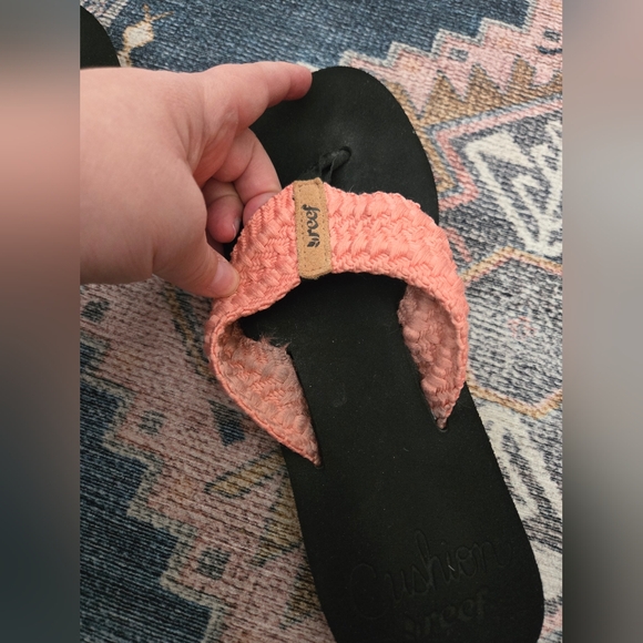 🆕 REEF | Coral Knit Flipflops, size 7 - Picture 7 of 9